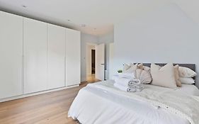 Luxury 3 Bed Flat In Kensington